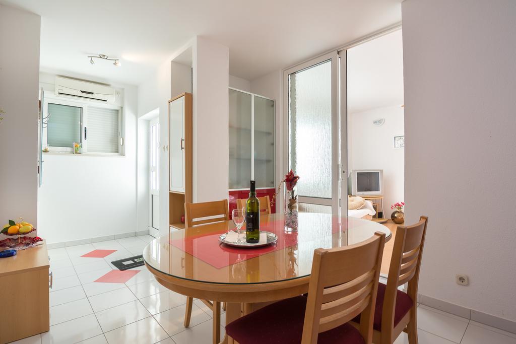 Apartments Marina โตรกีร์ ภายนอก รูปภาพ
