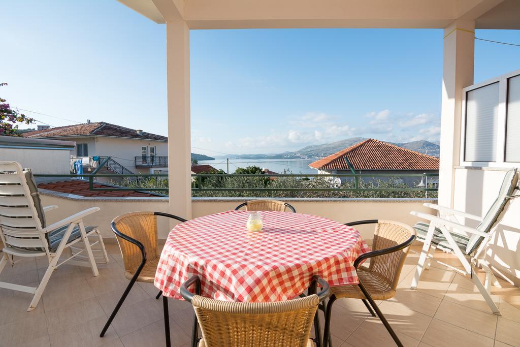 Apartments Marina โตรกีร์ ภายนอก รูปภาพ