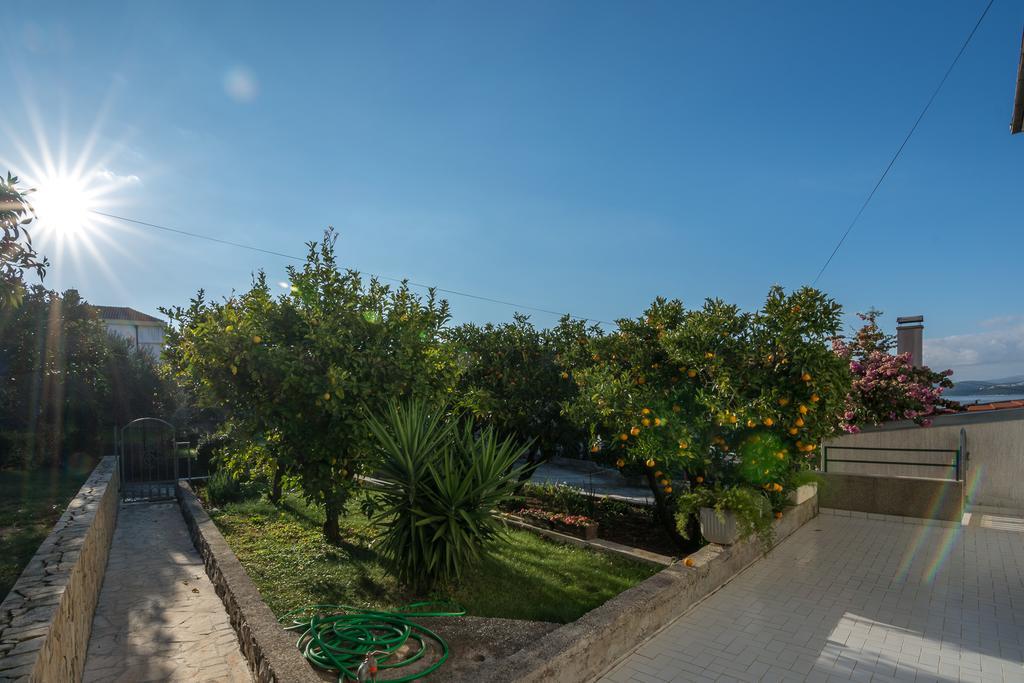 Apartments Marina โตรกีร์ ภายนอก รูปภาพ