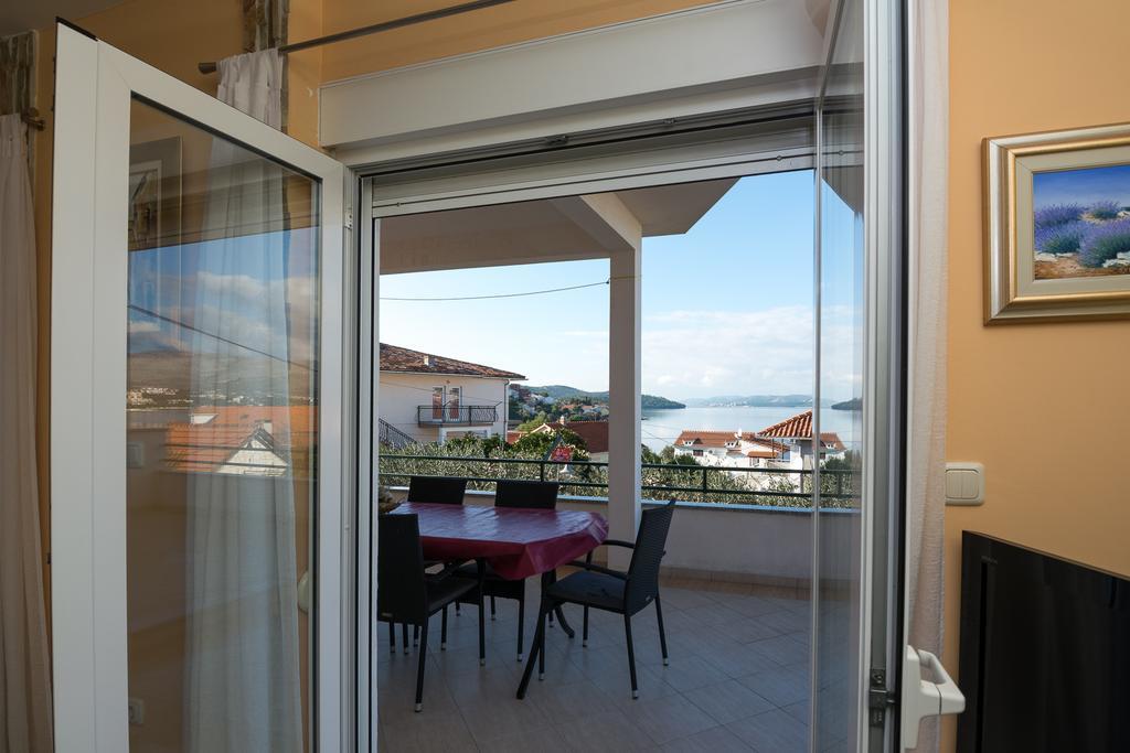 Apartments Marina โตรกีร์ ภายนอก รูปภาพ