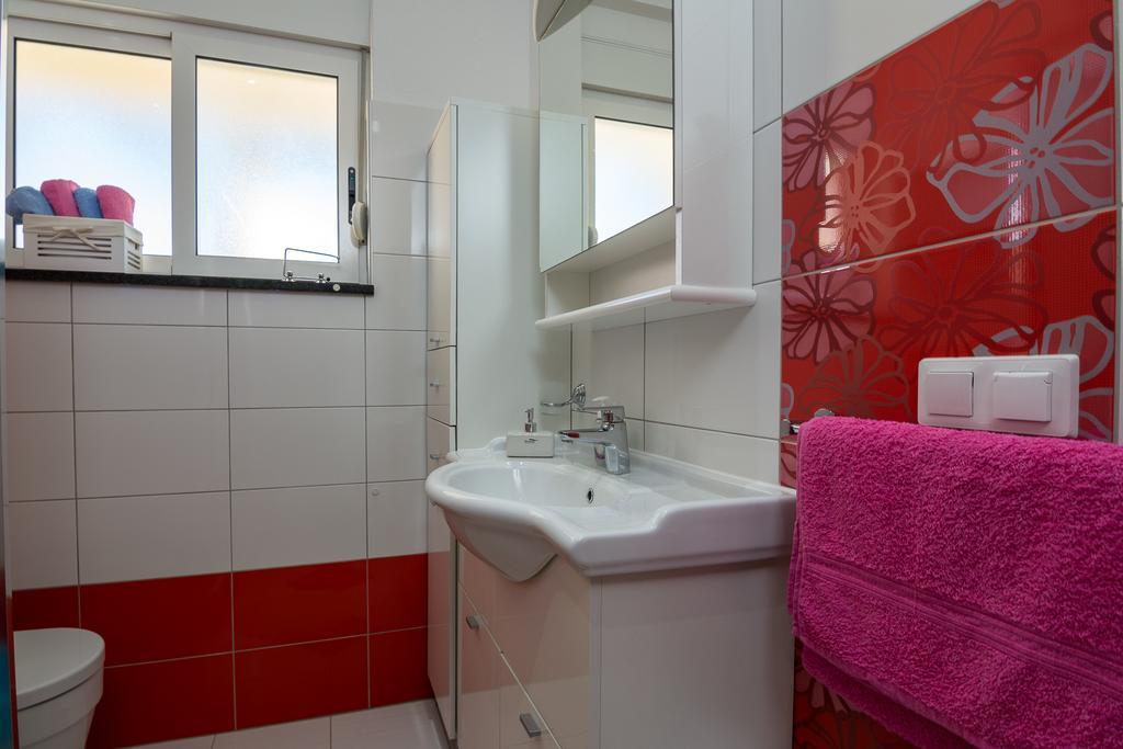 Apartments Marina โตรกีร์ ภายนอก รูปภาพ